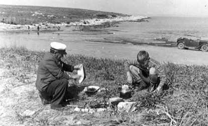 Archive photo of Spiros Americanos with Gerald Durrell